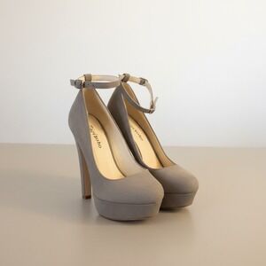 Zigi Soho Lavern Grey Faux Suede Platform Ankle Strap Pumps Heels Size 6.5